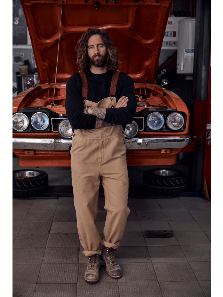 Φόρμα εργασίας με ελαστικές τιράντες και πολλές τσέπες