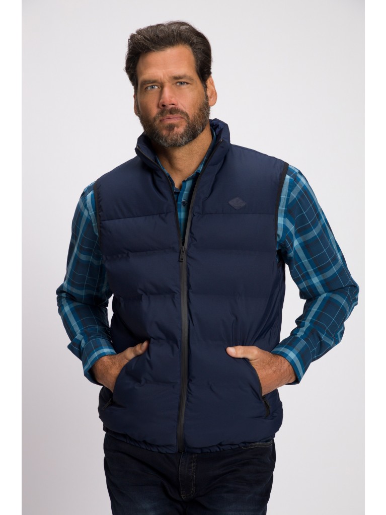 Γιλέκο καπιτονέ με όρθιο γιακά και ραμμένο σήμα στο στήθος, JP1880